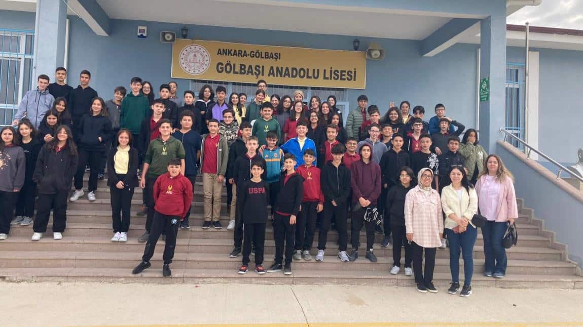 8.Sınıf öğrencilerimiz Gölbaşı Anadolu Lisesi'ni ziyaret ettiler. 